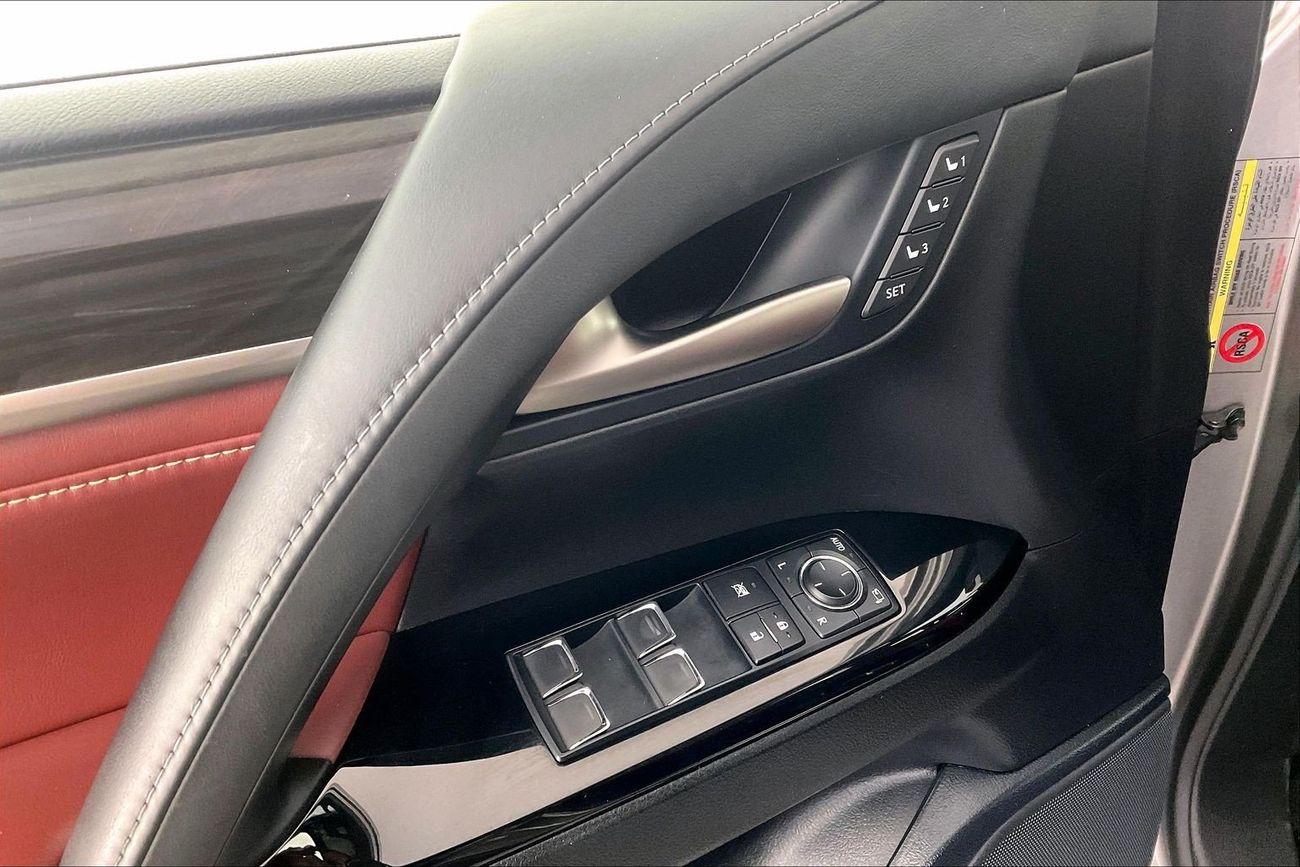 لكزس LX 570 Platinum | National Day Celebration | شامل الضمان | 0 ﺪﻔﻋﺓ ﺃﻮﻟﻯ