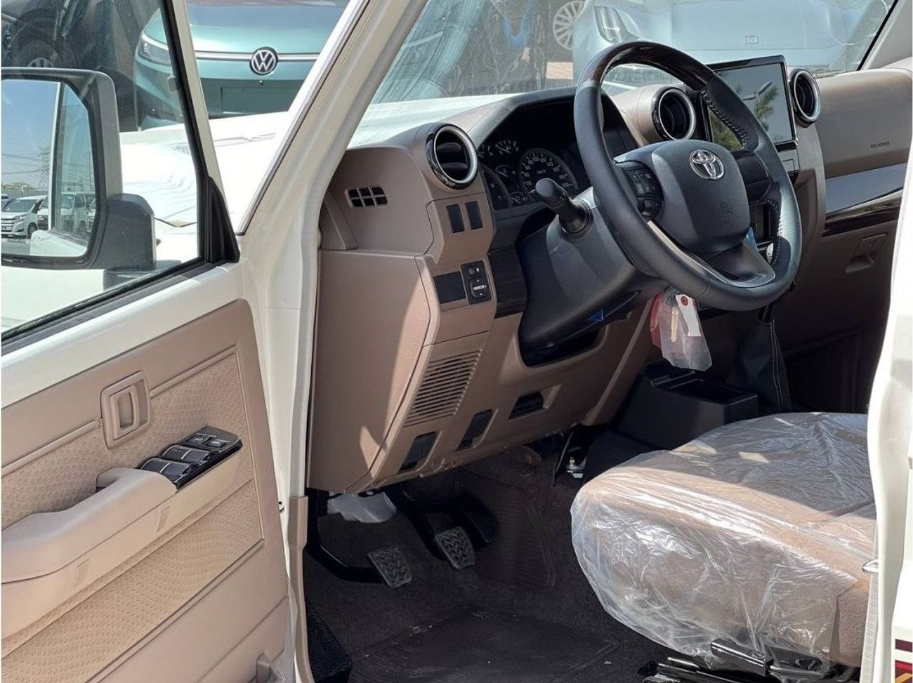 تويوتا لاند كروزر 70 LC76 4.0L PTR M/T // 2025 // HIGH OPTION WITH DVD & BACK CAMERA , POWER WINDOWS , COOL BOX // SPECIA