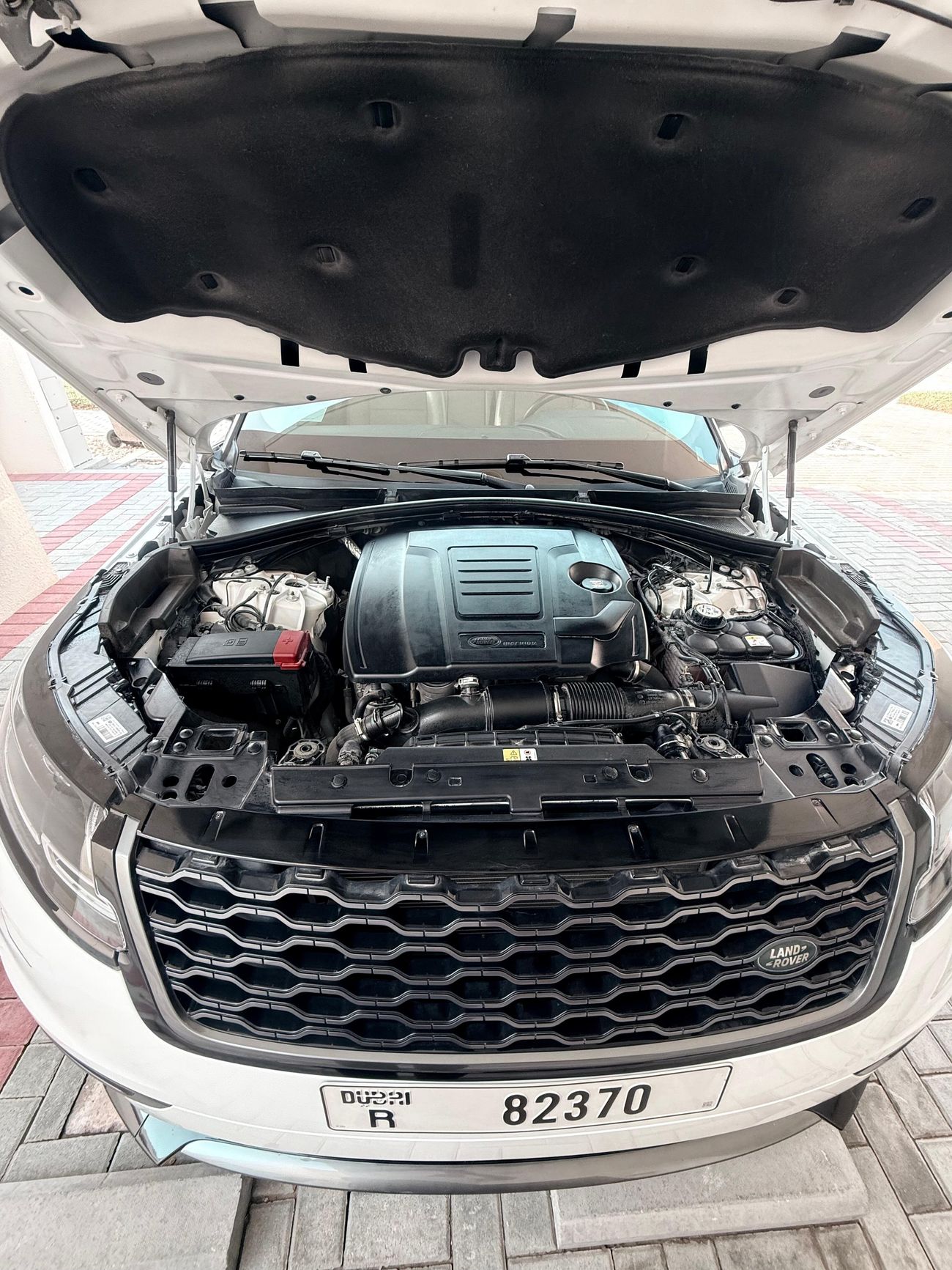 لاند روفر رينج روفر فيلار SE P250 - GCC