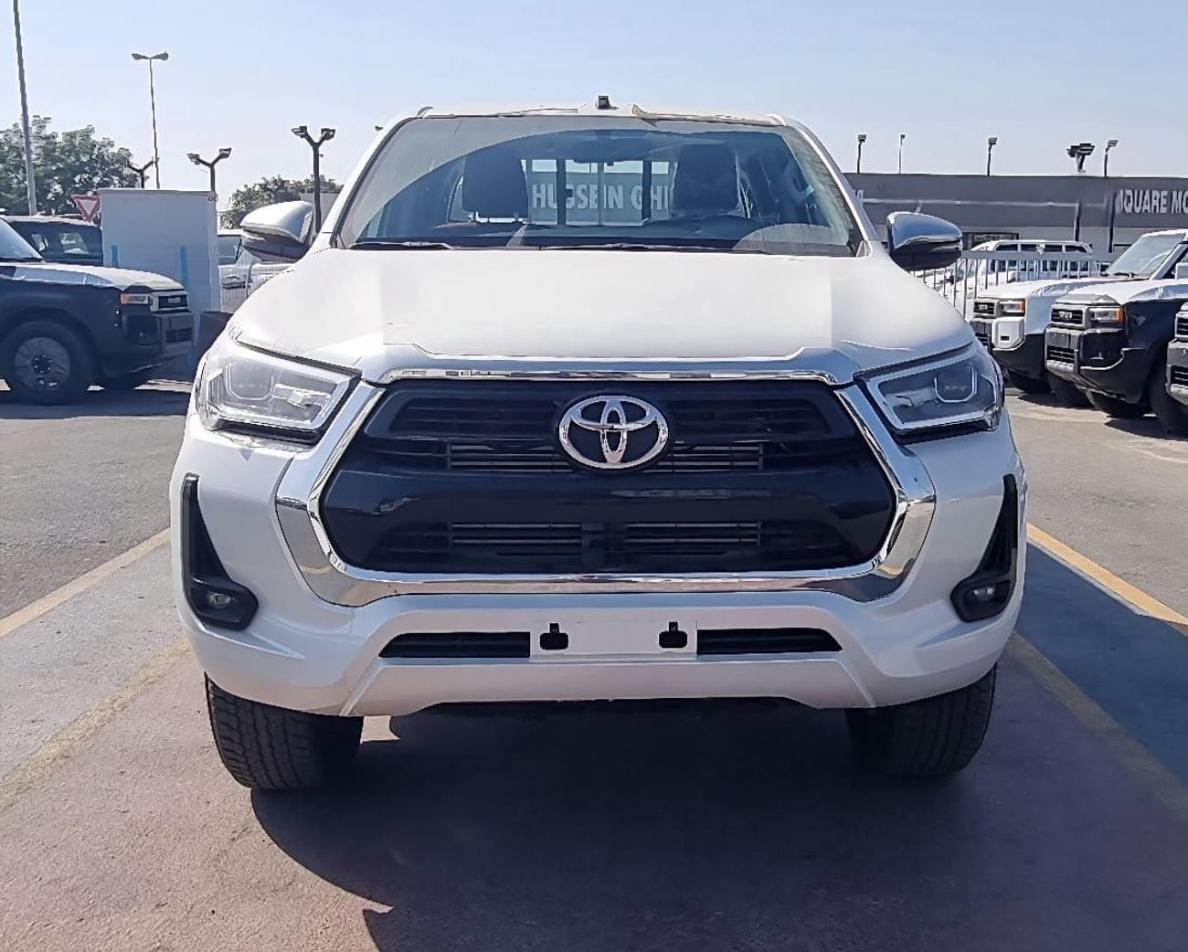 تويوتا هيلوكس SGLX TOYOTA HILUX 2.4L DIESEL DOUBLE CABIN 4X4 FULL OPTION MY 2025
