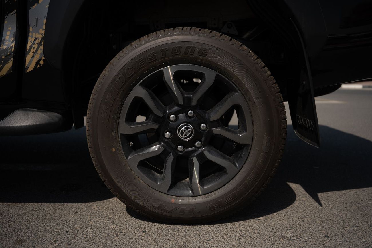 تويوتا هيلوكس Toyota Hilux Adventure 2025 4.0L Petrol Double Cab Pickup  4WD