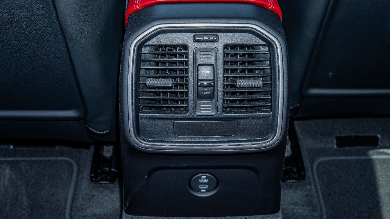 Porsche Macan Std 2.0L (252 HP) PORSCHE MACAN 2024 CARRARA WHITE METALLIC