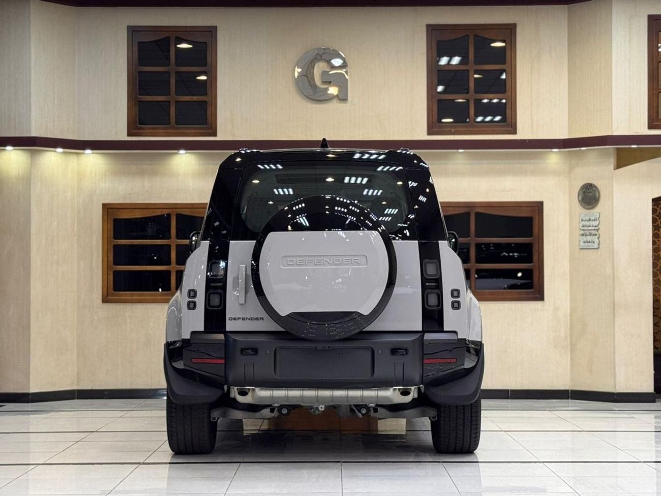 لاند روفر ديفندر  DEFENDER X DAYNAMIC HSE P 400