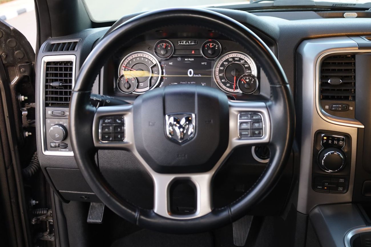 RAM 1500 Classic 5.7L Crew Cab Utility (5 Seater)