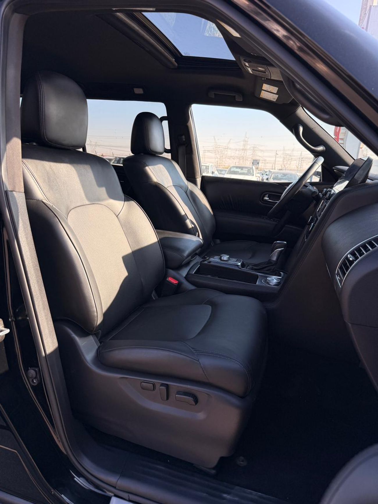 Nissan Armada SL Full Option ,Sunroof 4WD 2022 model