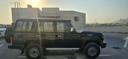 Toyota Land Cruiser 70 LC76 LX