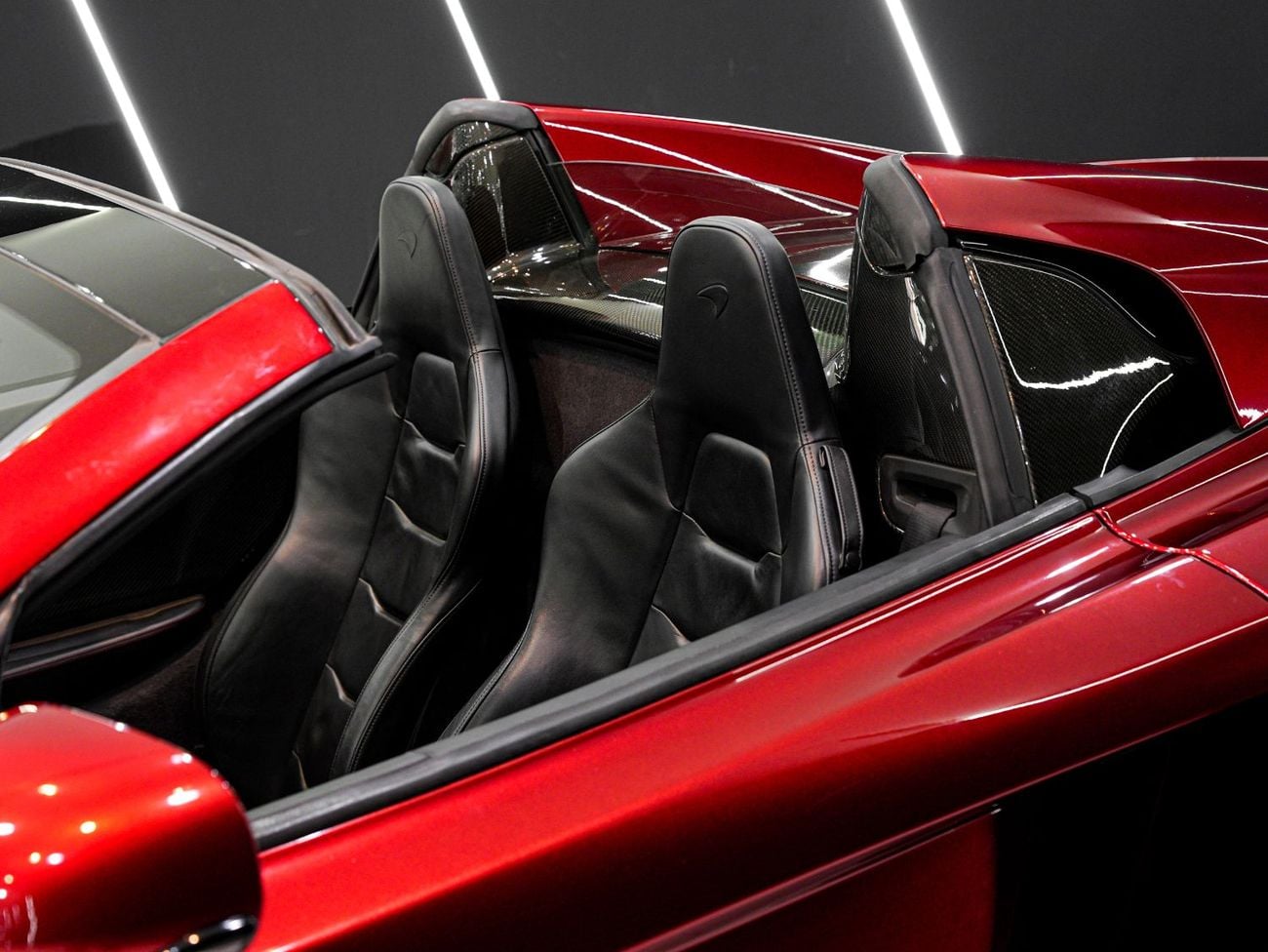 مكلارين 650S سبايدر نظام رفع، حزمة الكربون، نظام صوت ميريديان، مواصفات دول مجلس التعاون الخليجي!!