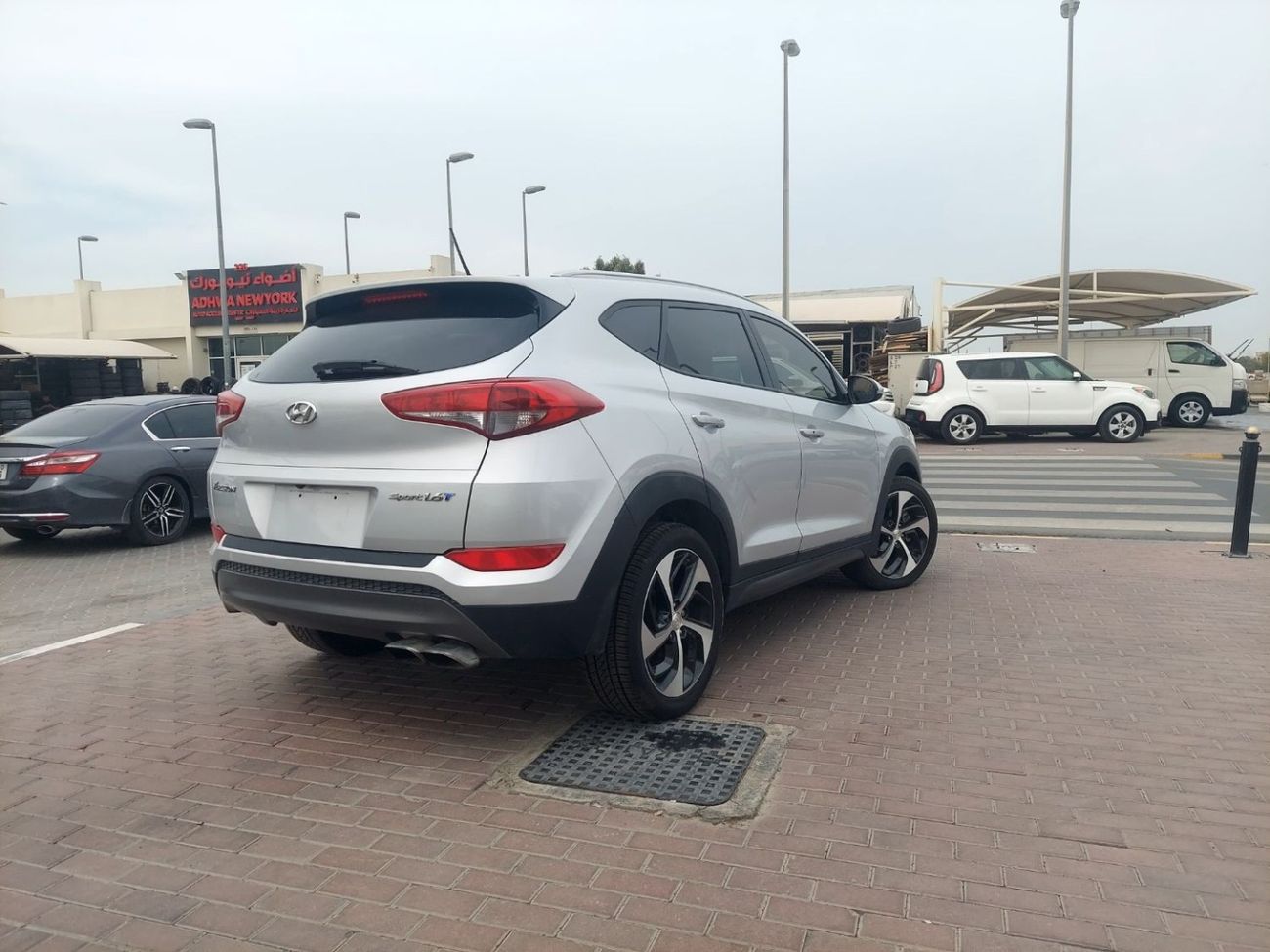 Hyundai Tucson 1.6L PETROL AUTOMATIC TRANSMISSION ( AMERICAN SPECS )