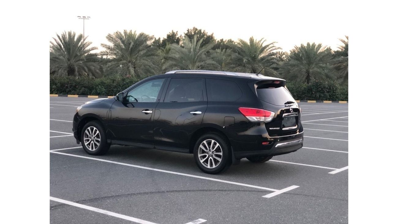 Nissan Pathfinder MODEL 2016 CAR PERFECT CONDITION INSIDE AND OUTSIDE