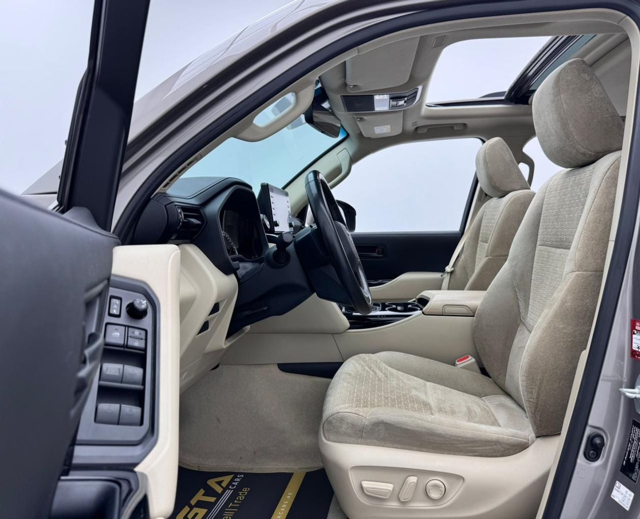 تويوتا لاند كروزر EXR 3.5L 2022 Toyota Land Cruiser EXR, Toyota Service History, 1 Year Warranty, 7 Seater, GCC