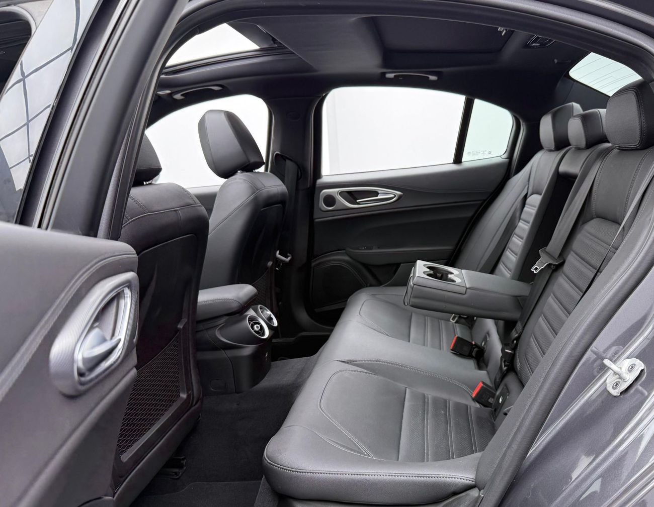 ألفا روميو جوليا 2024 Alfa Romeo Giulia Veloce Q2 MCA, 2028 Agency Warranty+Service Contract, Agency FSH, GCC