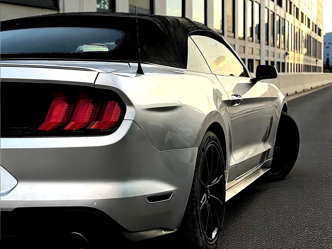 Ford Mustang EcoBoost 2.3L Coupe A/T | ECOBOOST | CONVERTIBLE | WELL MAINTAINED