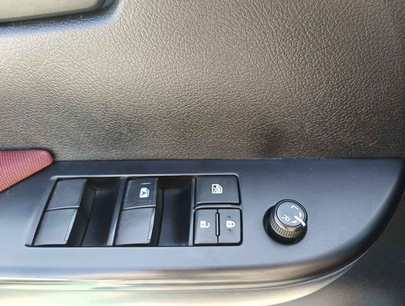 تويوتا هيلوكس / DIESEL MANUAL / ORG KMS / ORG PAINT / 4WD / AUTO WINDOWS / WIDE BODY / ONLY FOR EXPORT / LOT#85197