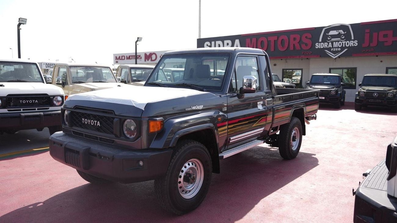 Toyota Land Cruiser Pick Up TOYOTA LAND CRUISER 79 SINGLE CAB PICKUP  PETROL 4.0L V6 4WD MT MODEL 2025 WINCH  DIFF-LOCK