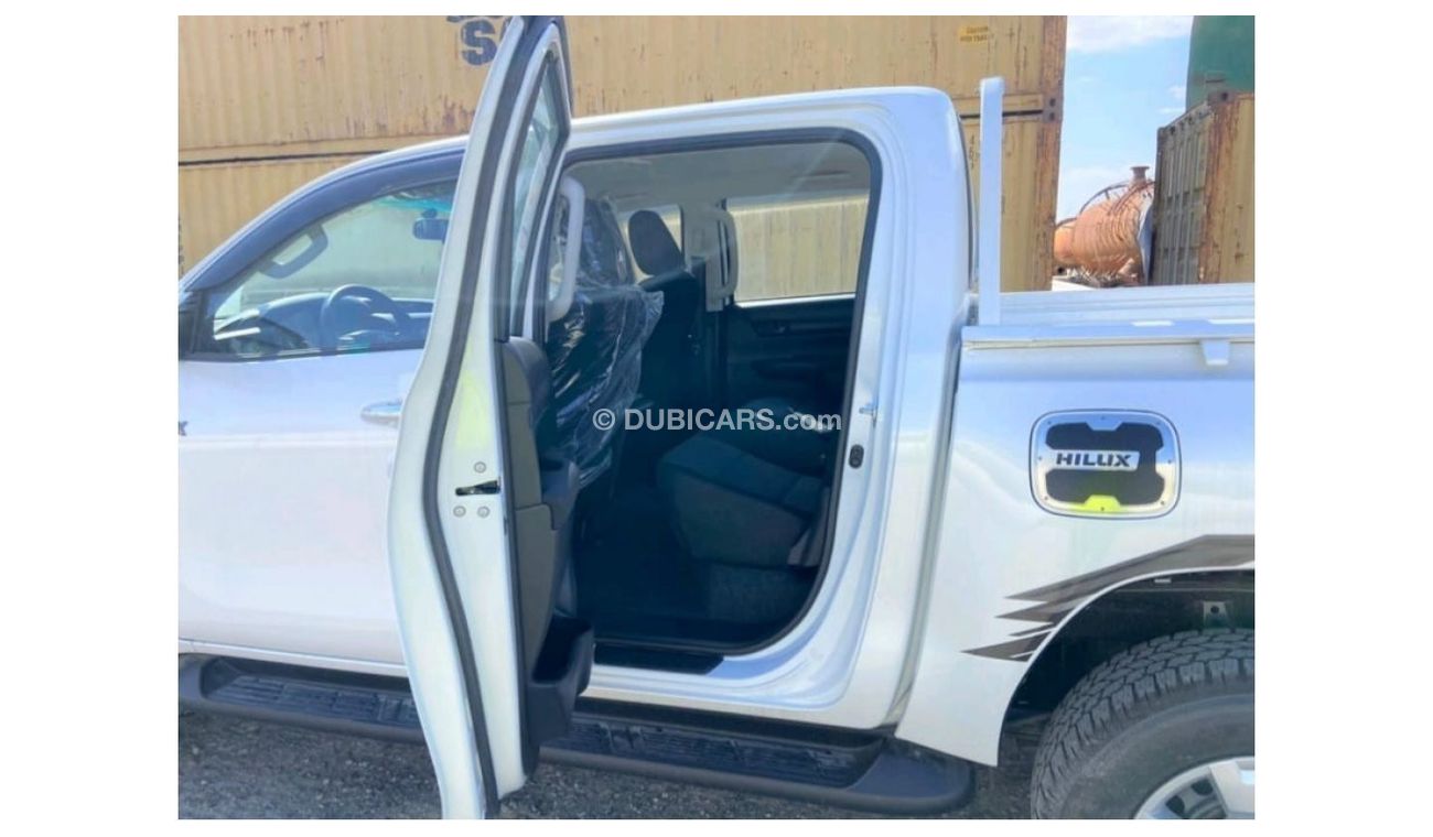 Toyota Hilux MID OPTIONS 2.4L DIESEL A/T 4WD