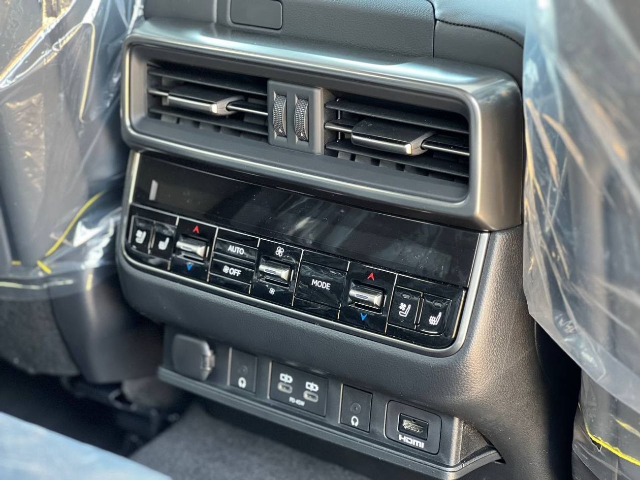 Lexus LX 600 OVER-TRAIL 3.5L PTR A/T // 2025 // FULL OPTION WITH OFF ROAD TYRE , RADAR , HEAD UP DISPLAY // SPECI