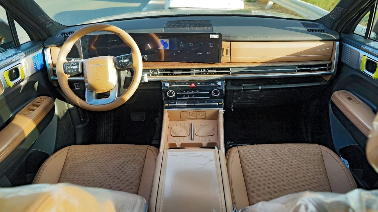 هيونداي سانتا في 2.0T - 5 Seater SUV - 2 Sunroof - Power Seats - 12.3" Screen - 20'' Alloy Wheels