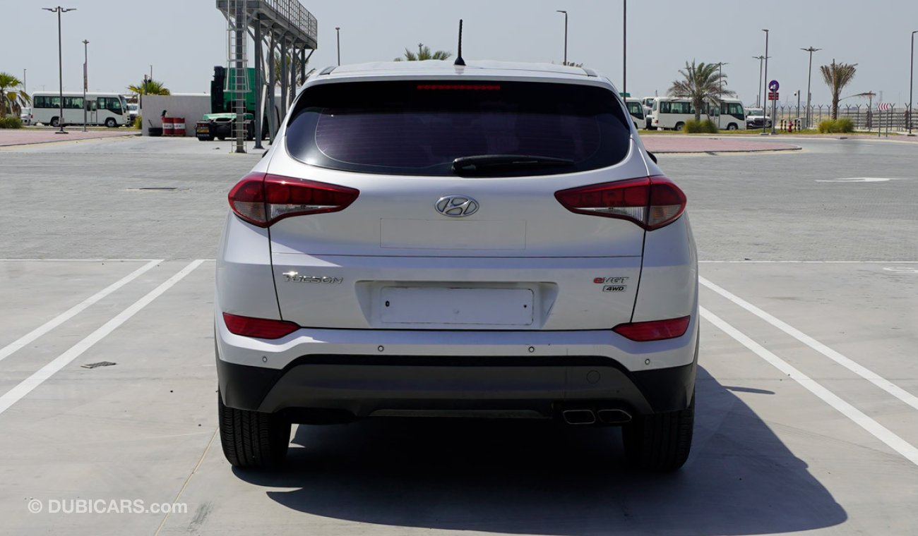 Hyundai Tucson USED IN GOOD CONDITION WITH DELIVERY OPTION FOR EXPORT ONLY(Code : 64606)