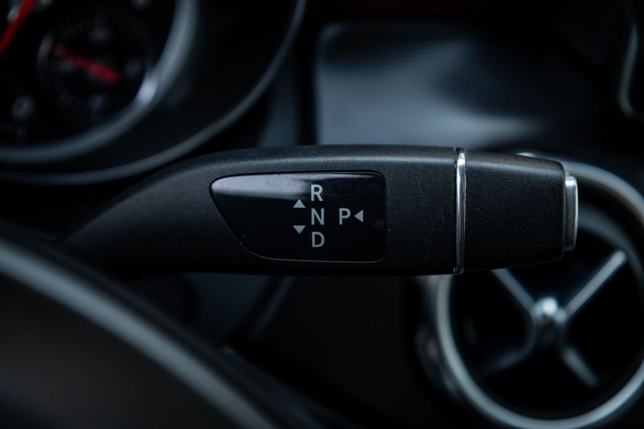 Mercedes-Benz GLA 250 Std 2.0L (211 HP)