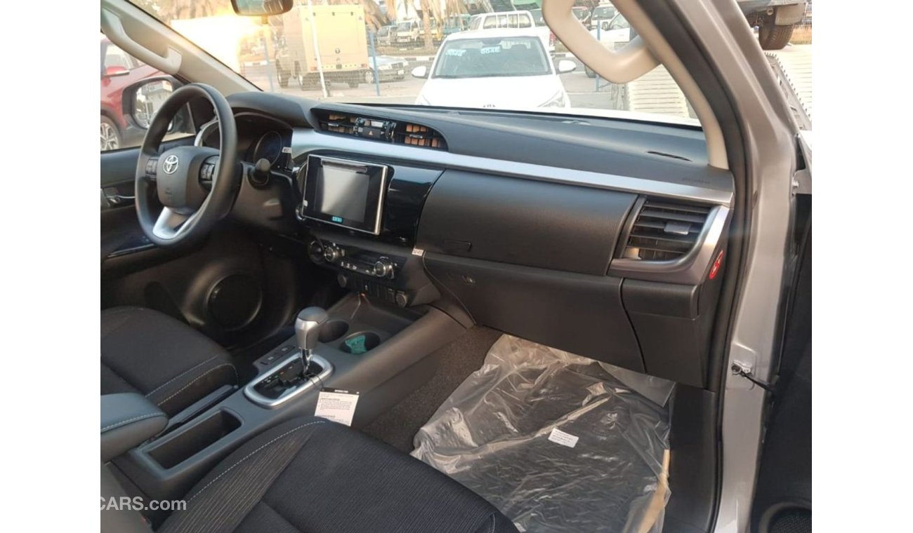 Toyota Hilux Pick Up SR5 4x4 2.4L V4 Diesel with AT Gear & Push Start