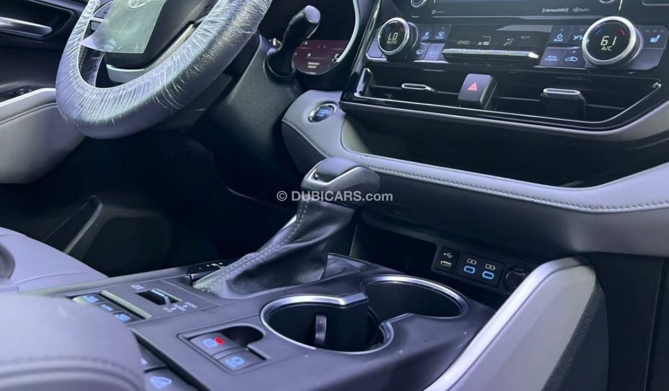 Toyota Highlander 2022 Toyota Highlander XLE AWD 4x4 Full Option Without Paint