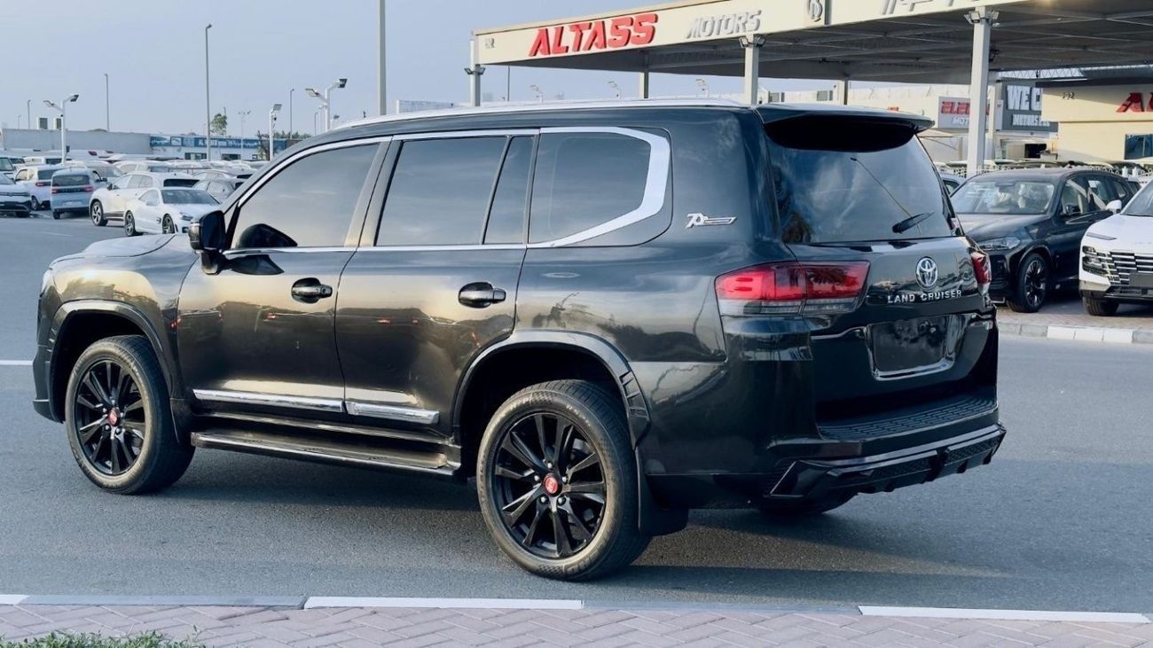 تويوتا لاند كروزر -