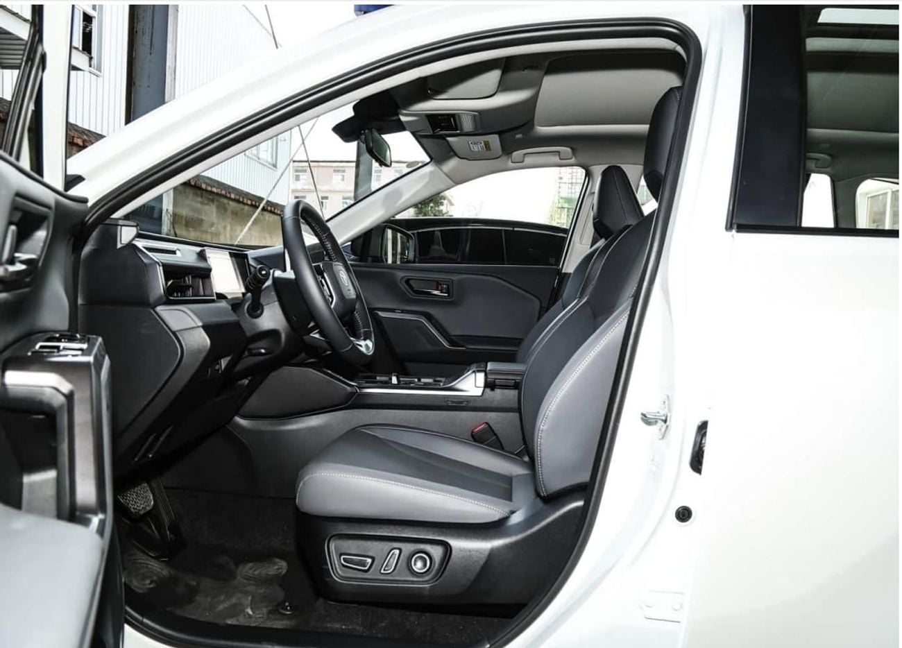 تويوتا راف ٤ Toyota RAV4 Luxury Hybrid 2WD تويوتا RAV4 الفاخرة 2.0 لتر هجينة دفع ثنائي