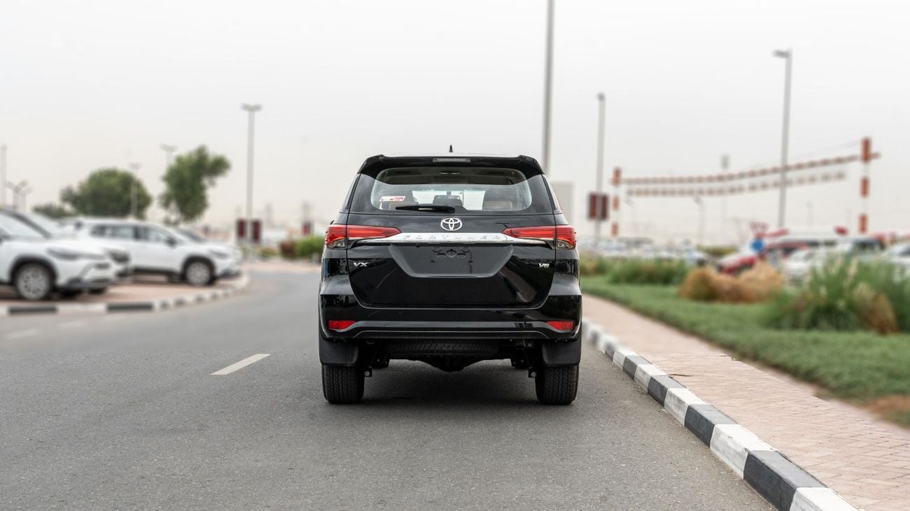 تويوتا فورتونر VXR 2026 Toyota Fortuner VX 4.0L AT Petrol (Black-Tan)