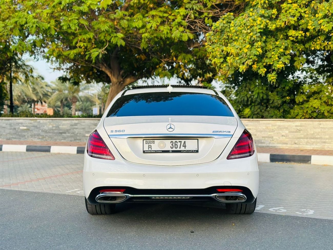 مرسيدس بنز S 560 Std 4.0L (463 HP)
