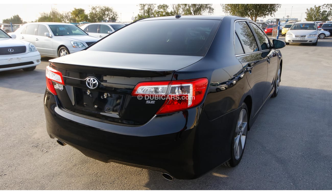Toyota Camry SE