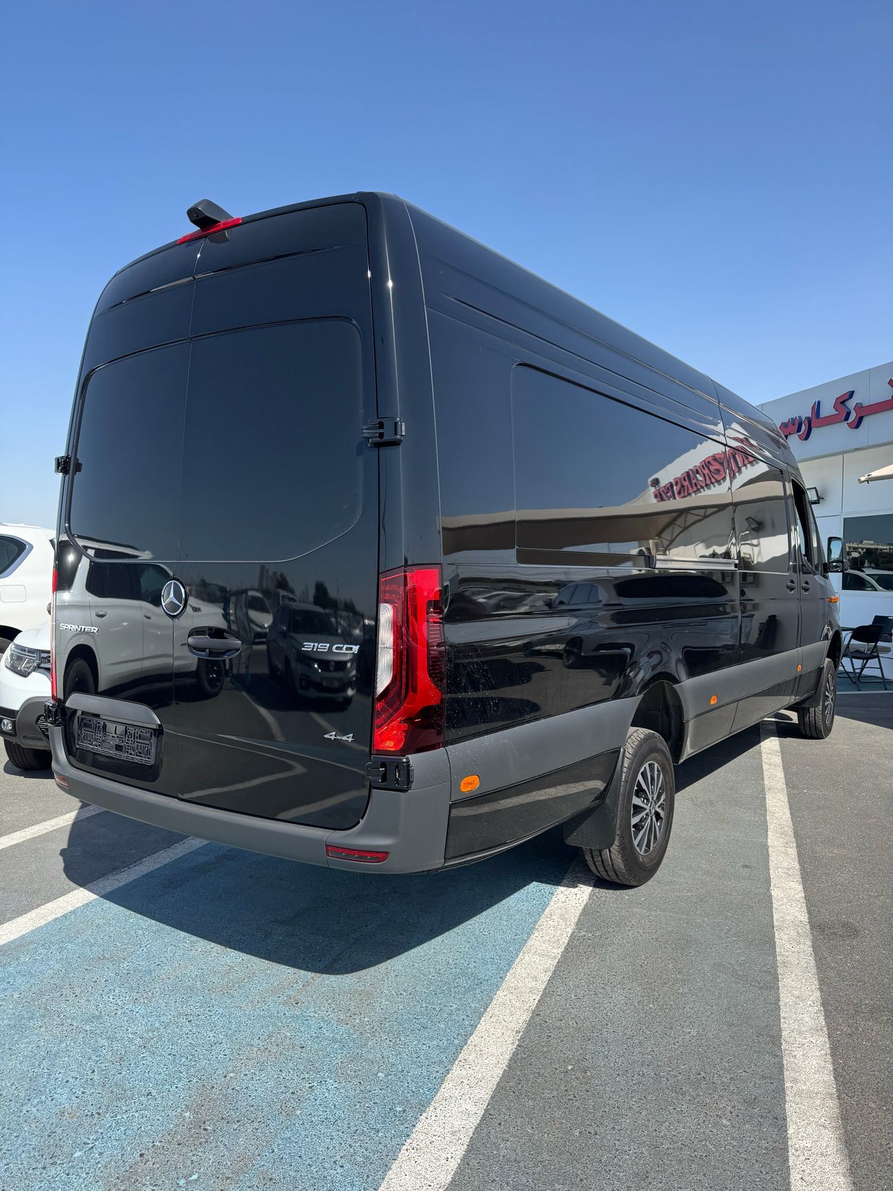 مرسيدس بنز سبرينتر Mercedes Sprinter 319CDI 4x4 Very Rare Spec