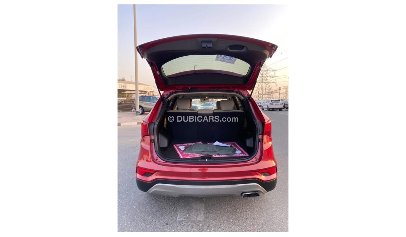 Hyundai Santa Fe 2017 HYUNDAI SANTAFE SPORT 2.4L AWD / MID OPTION