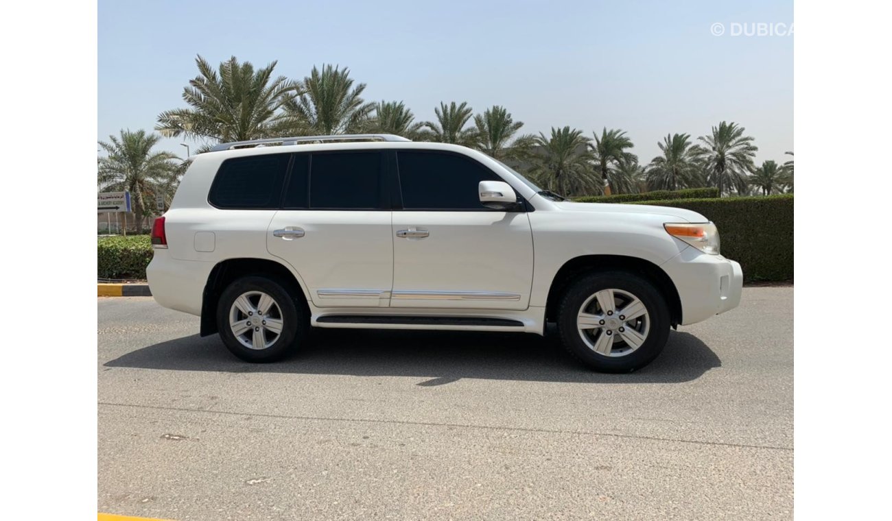 Toyota Land Cruiser Toyota landcruser GXR model2013 V8 g cc full options  km 208,000 pricce 93,000 m00971545994592