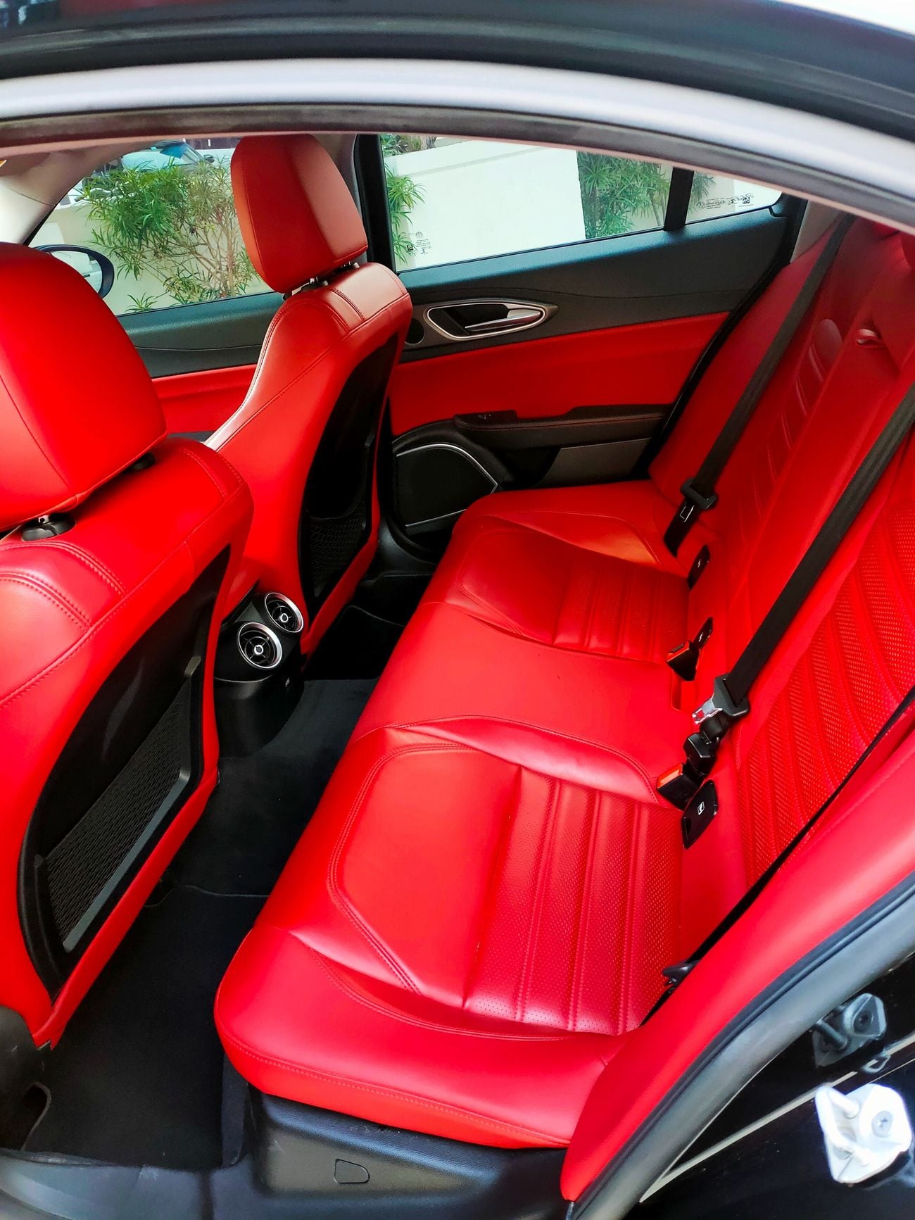 ألفا روميو جوليا Veloce 2.0L AWD