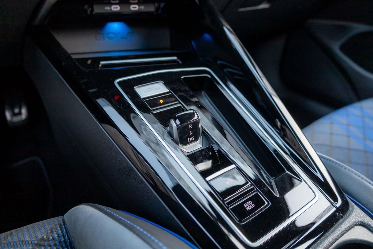 Volkswagen Golf R Line
