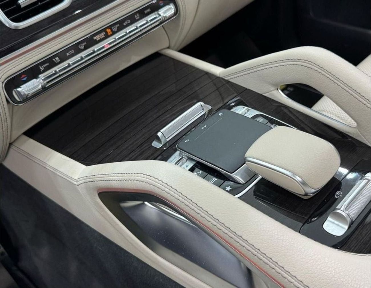 مرسيدس بنز GLS 450 4MATIC 2020 Mercedes Benz GLS450 4MATIC, Warranty, Full Service History, Low Kms, 7 Seater, GCC