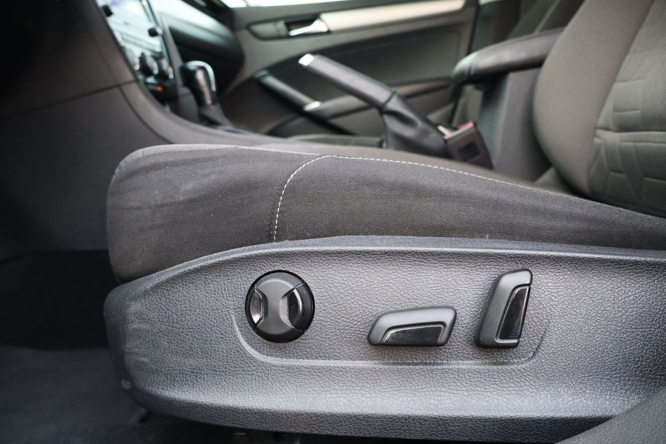 Volkswagen Passat S 2.5L