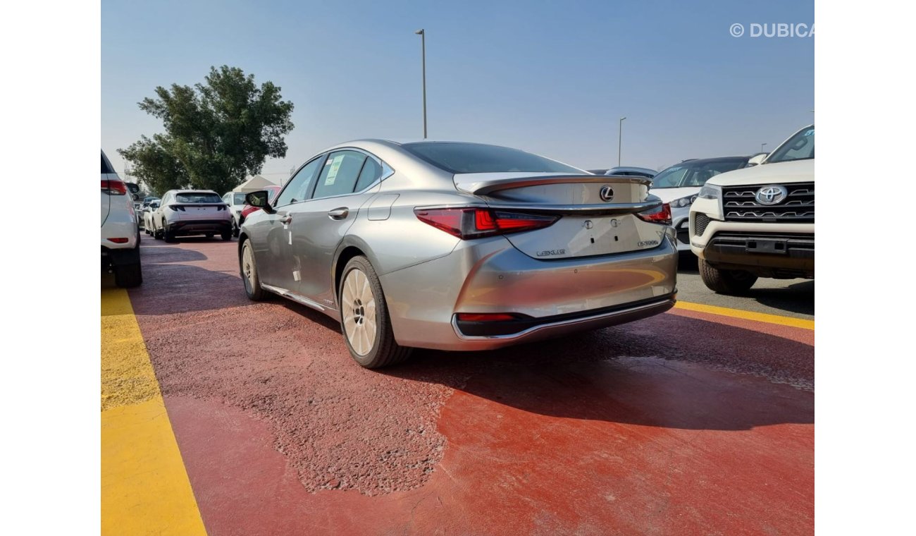 Lexus ES 300 Lexus ES 300 Hybrid 2.5L with Memory Seats, 360 Degree Camera GCC Spec Model 2019