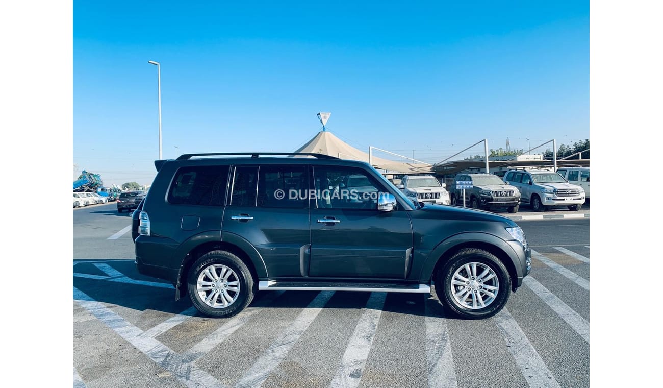 ميتسوبيشي باجيرو بينين Right hand drive clean car