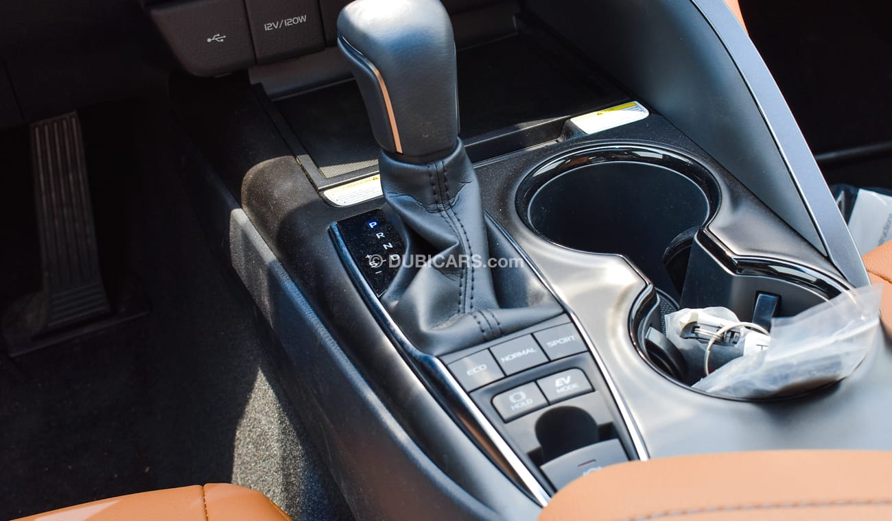 تويوتا كامري GLE X 2.5L Hybrid