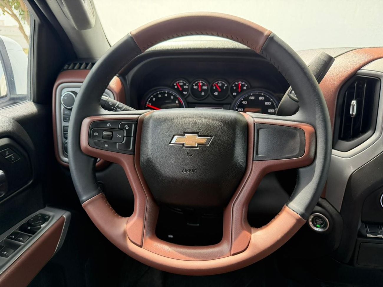 Chevrolet Silverado Chevrolet Silverado 1500 || 2.7L Turbo Max 4WD Crew Cab Automatic || American Specs 2024
