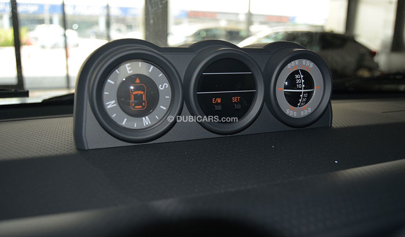 Toyota FJ Cruiser 4.0 V6 WITH JBL SOUND SYSTEM