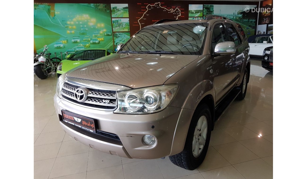 Toyota Fortuner v6