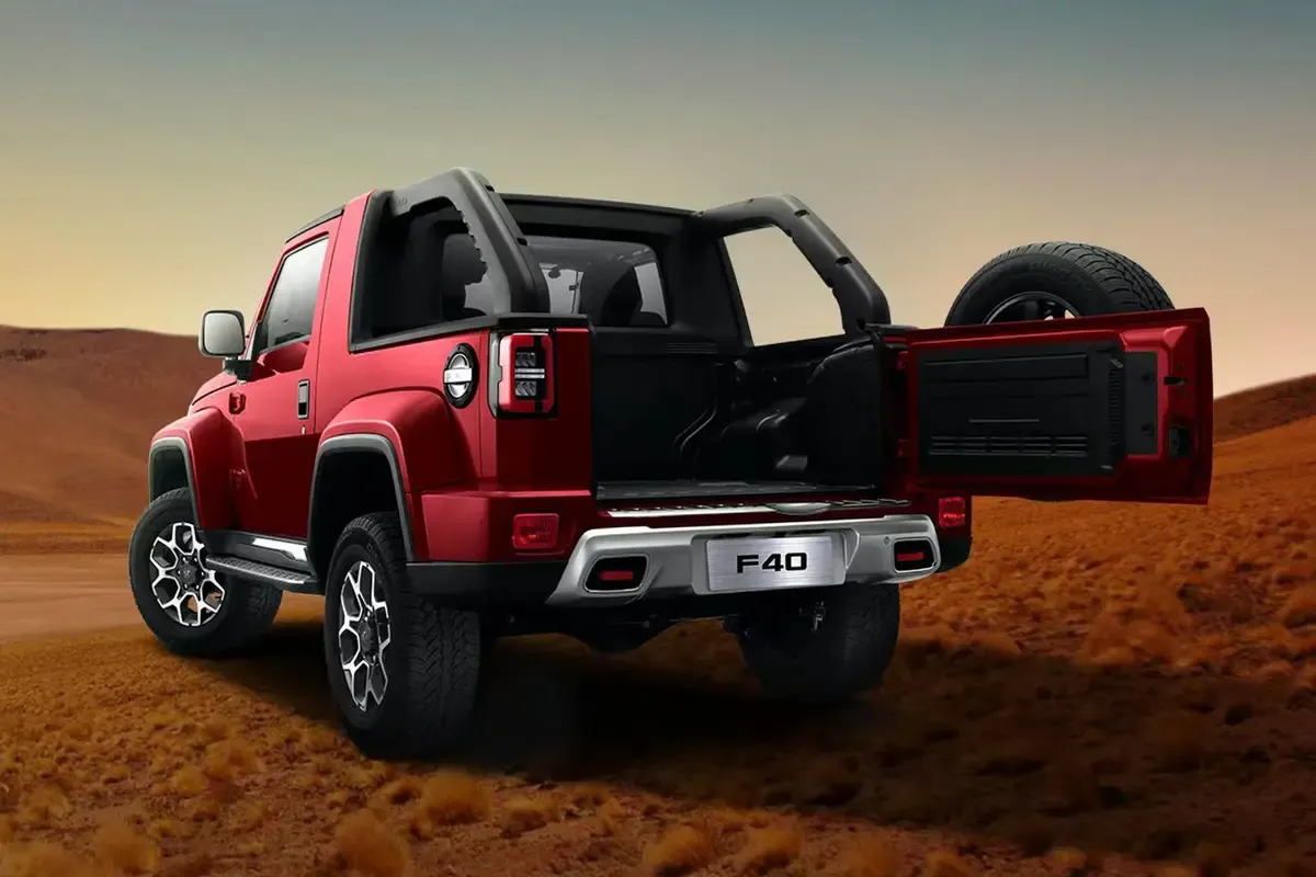 بايك F40 exterior - Rear Left Angled