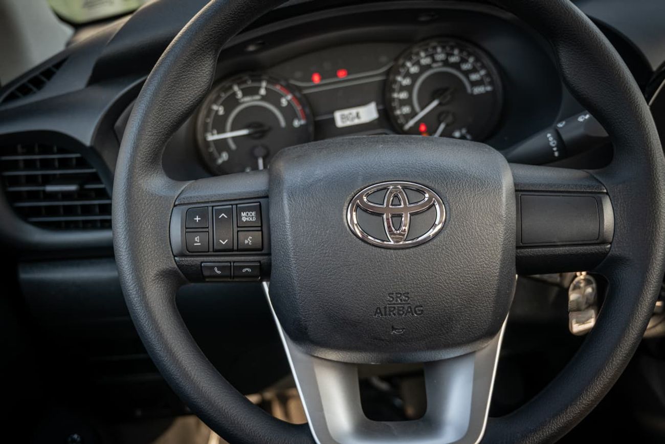 Toyota Hilux DC 2.4Ltr.4X4 6MT-DSL (Country)