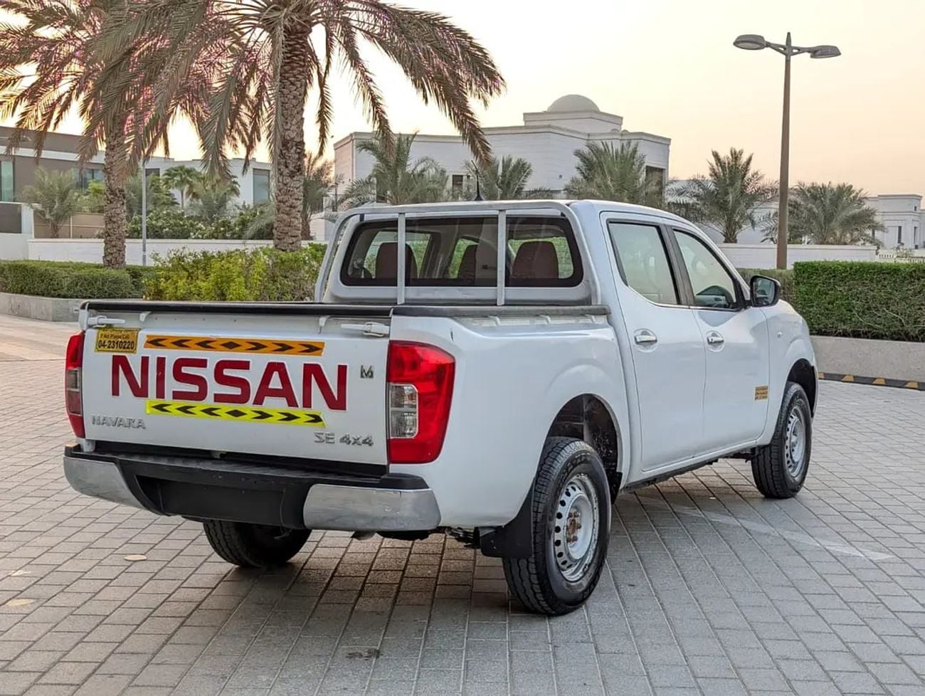 Nissan Navara GCC 4X4 V4 2.5L AUTOMATIC LOW MILEAGE IN EXCELLENT CONDITION