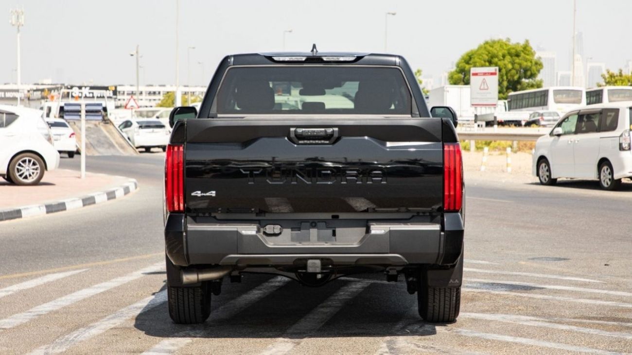 Toyota Tundra SR5 4WD/2024. Local Registration +10%