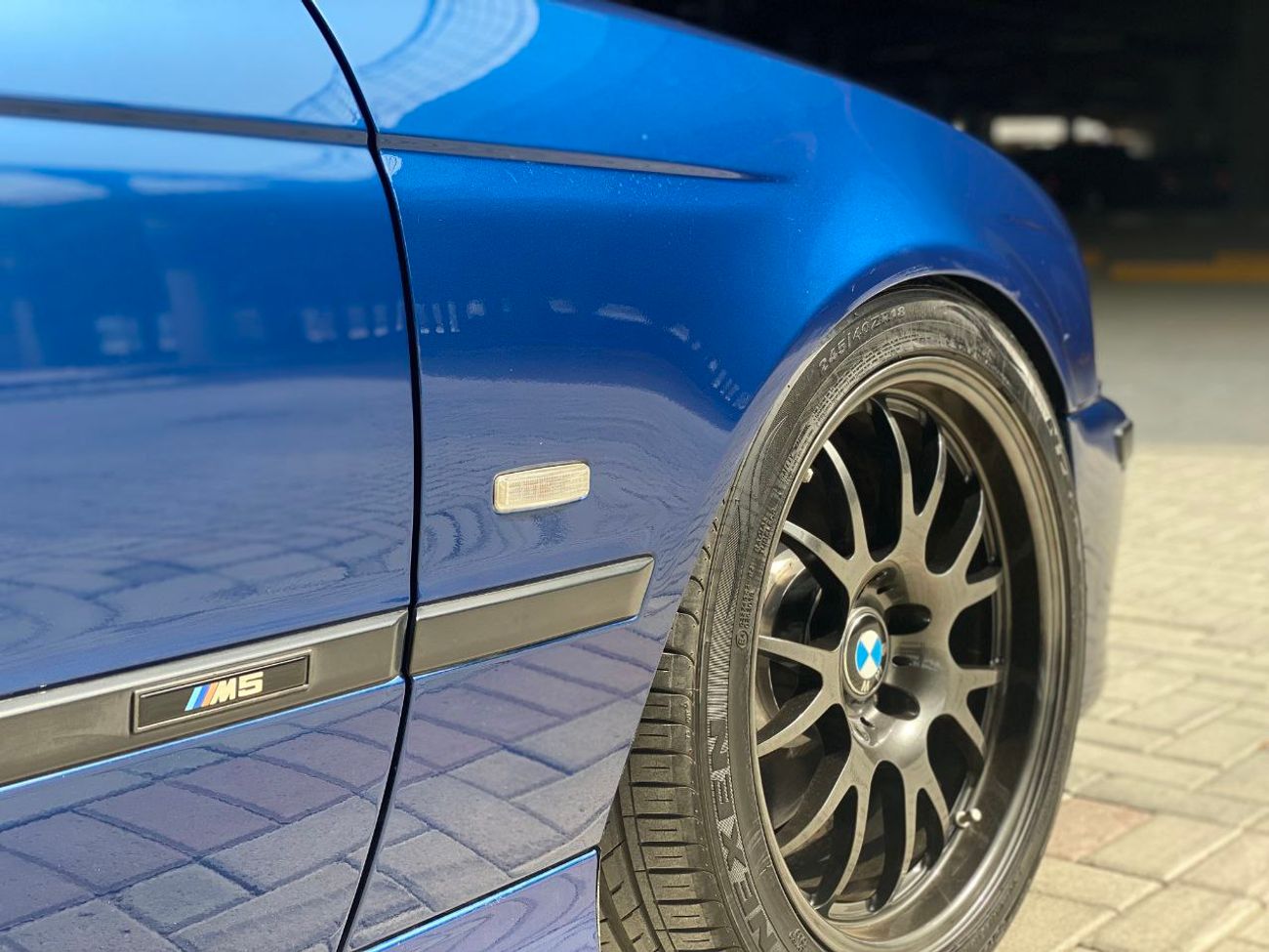 بي أم دبليو M5 E39