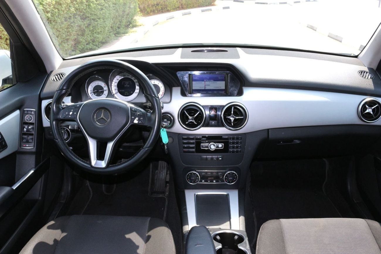 Mercedes Benz GLK 250 Std 2.0L MERCEDES GLK250 MODEL 2014 GULF SPACE FULL AUTO