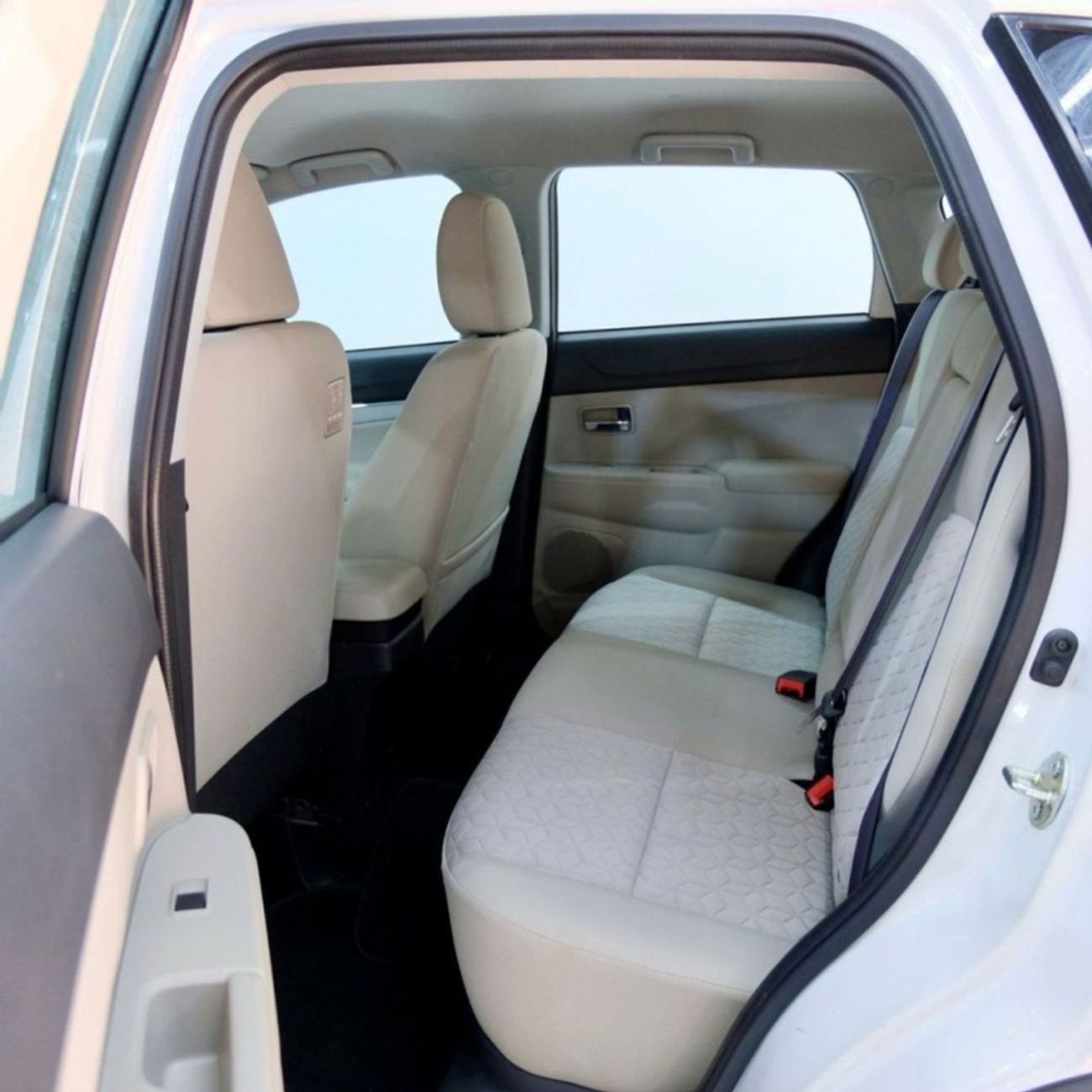 ميتسوبيشي ASX Low 2.0L FWD